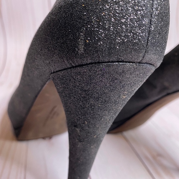 📍Vera Wang Lavender glitter peep platform heel - Picture 8 of 9